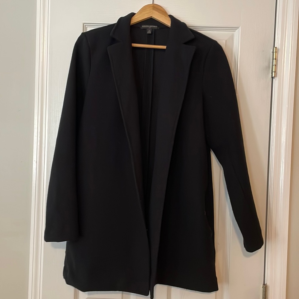 Banana Republic Medium, Unlined women’s black jacket w/side pockets